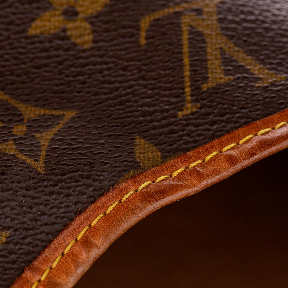 Louis Vuitton Monogram Saumur 25 (SHG-27526)