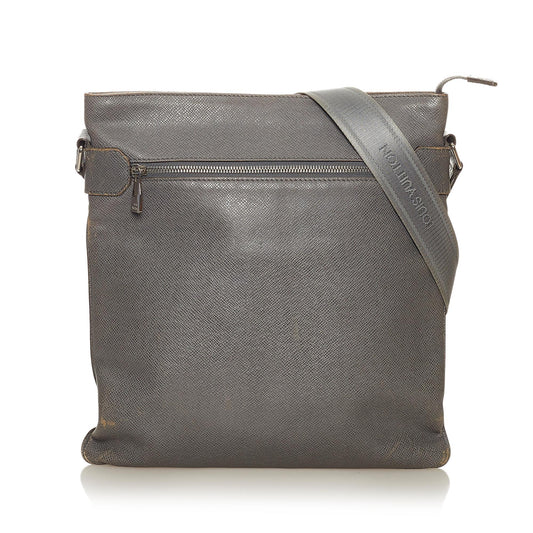 Louis Vuitton Taiga Sasha (SHG-27511)