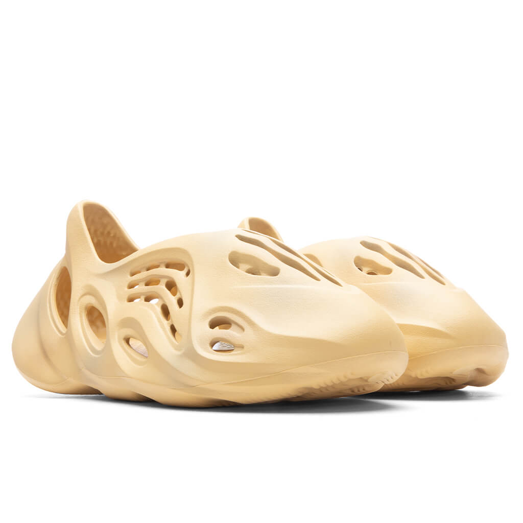 Yeezy Foam RNR - Desert Sand