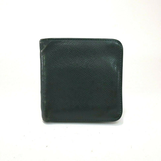 Louis Vuitton Taiga Bifold Zip